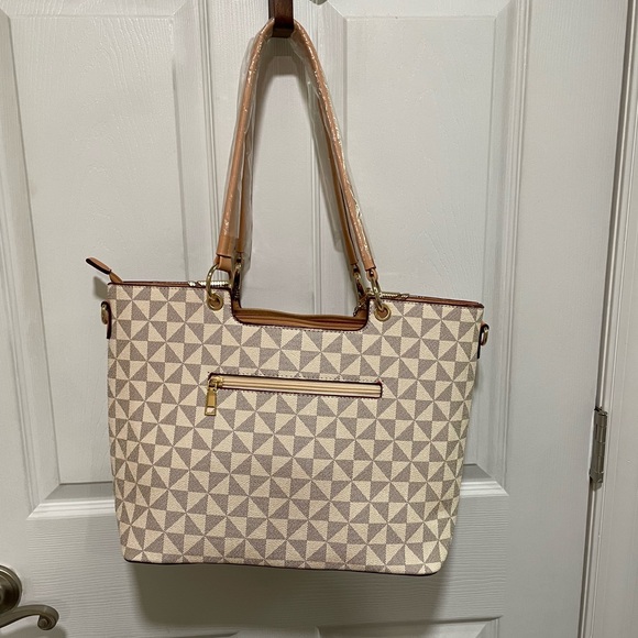 Large Beige checkered Shoulder Crossbody purse NEW with tags Fall tote roomy - Picture 5 of 5